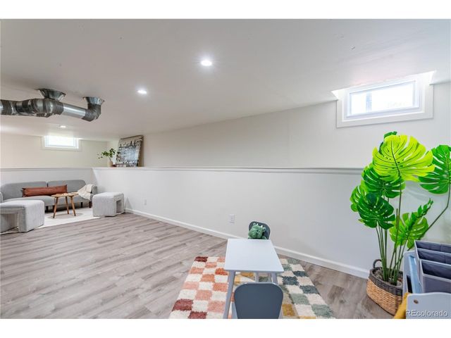 1650 Geneva St, Aurora, CO 80010