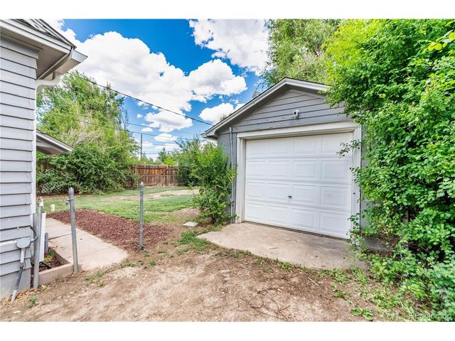 1650 Geneva St, Aurora, CO 80010