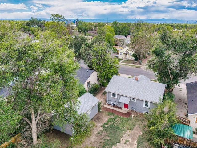 1650 Geneva St, Aurora, CO 80010