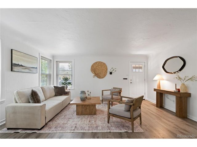 1650 Geneva St, Aurora, CO 80010