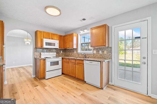 3313 Summit Creek Lane, Loganville, GA 30052