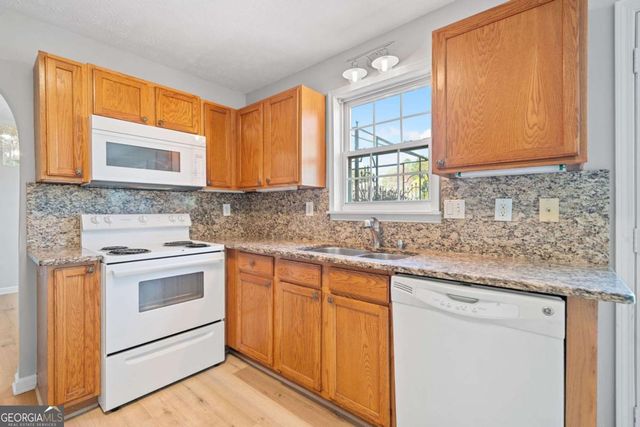 3313 Summit Creek Lane, Loganville, GA 30052