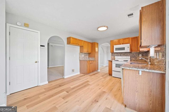 3313 Summit Creek Lane, Loganville, GA 30052