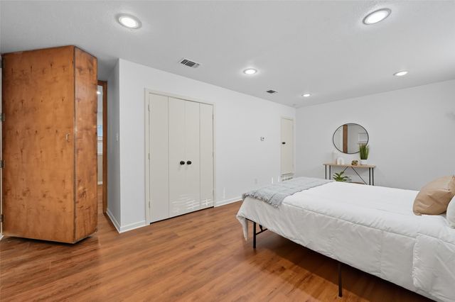 1310 W Cedar Street, Arlington, TX 76012