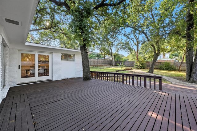 1310 W Cedar Street, Arlington, TX 76012