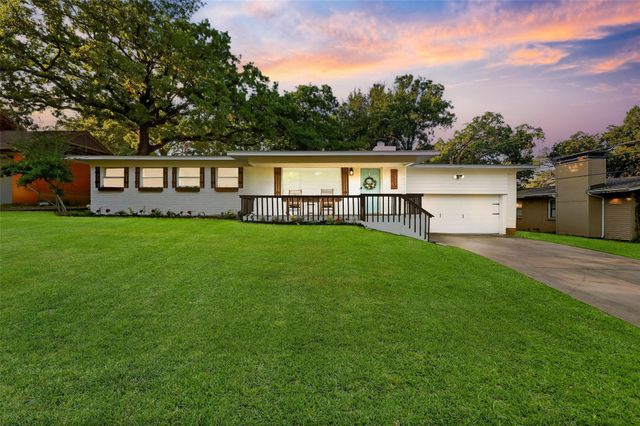 1310 W Cedar Street, Arlington, TX 76012