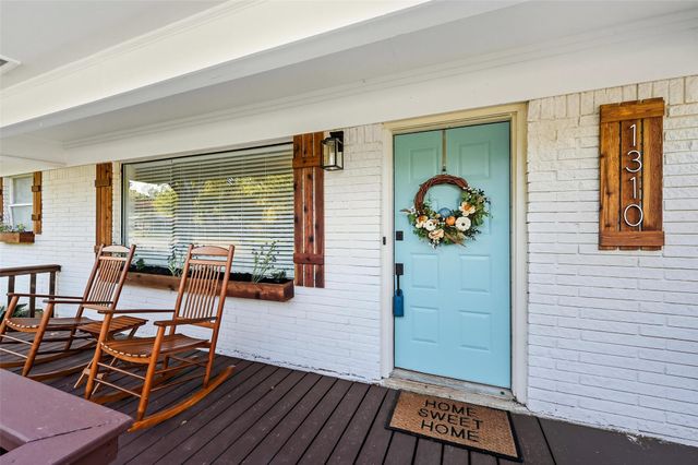 1310 W Cedar Street, Arlington, TX 76012