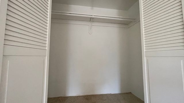 3 Shadowbrook Ln 25, Milford, MA 01757