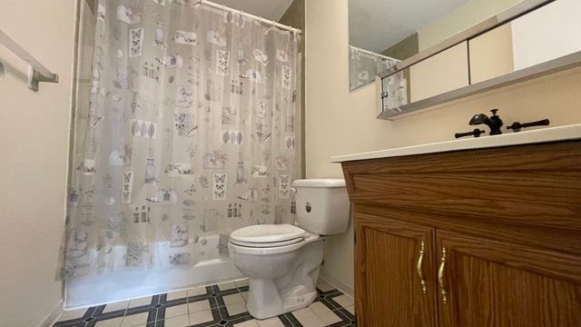 3 Shadowbrook Ln 25, Milford, MA 01757