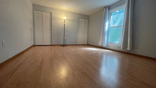 3 Shadowbrook Ln 25, Milford, MA 01757