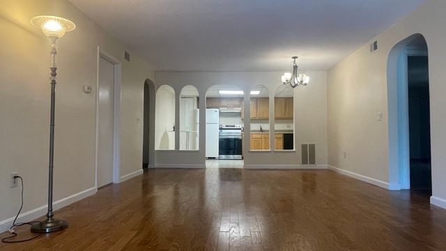 3 Shadowbrook Ln 25, Milford, MA 01757