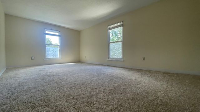 3 Shadowbrook Ln 25, Milford, MA 01757
