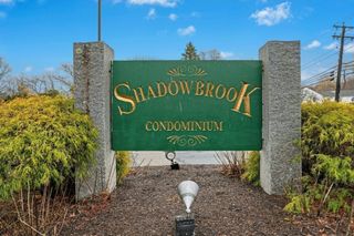 3 Shadowbrook Ln 25, Milford, MA 01757