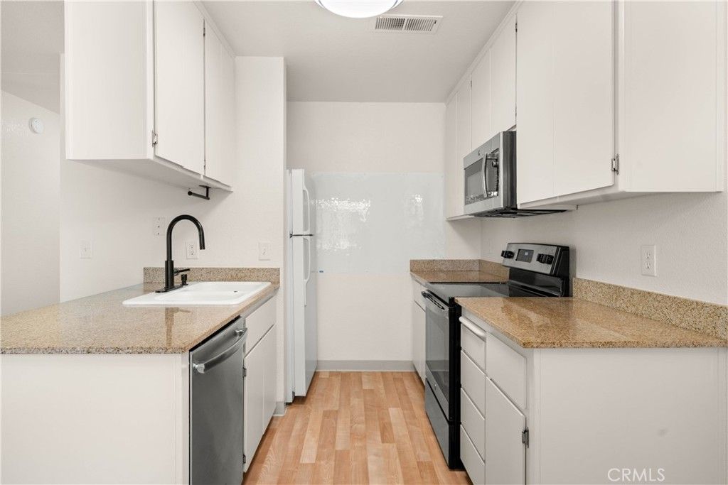 Image 4 of property listing at 2055 Amanda Way 44, Chico, CA 95928