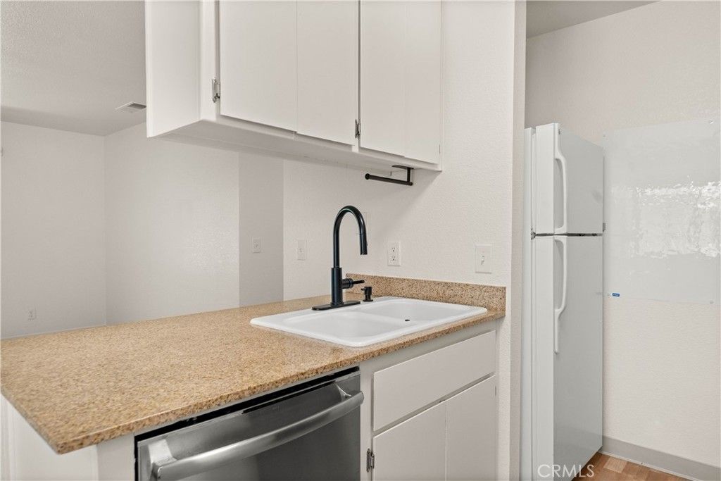 Image 5 of property listing at 2055 Amanda Way 44, Chico, CA 95928