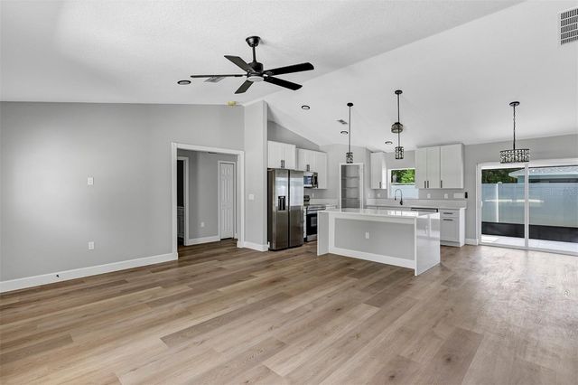 10415 SW 140TH AVENUE, Dunnellon, FL 34432