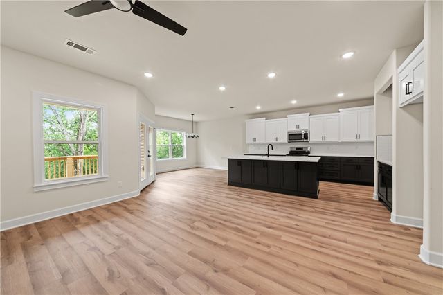 13 Hudson Lane, Bella Vista, AR 72715