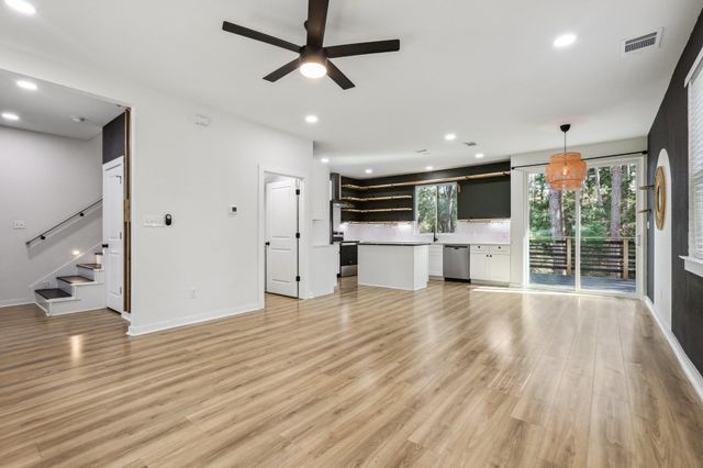105 Mokolii CT, Bastrop, TX 78602