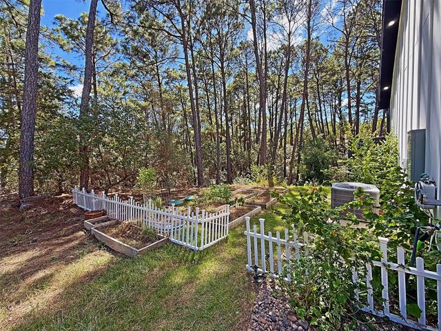 105 Mokolii CT, Bastrop, TX 78602