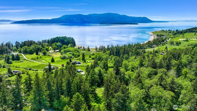 2093 Granger Way, Lummi Island, WA 98262