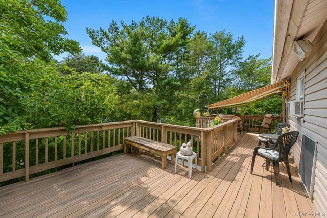 40 Nantucket Drive, Medford, NY 11763