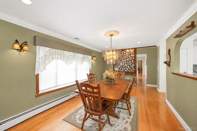 40 Nantucket Drive, Medford, NY 11763