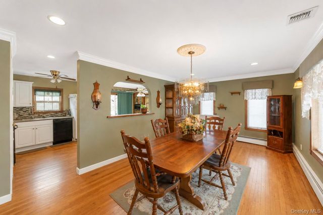 40 Nantucket Drive, Medford, NY 11763