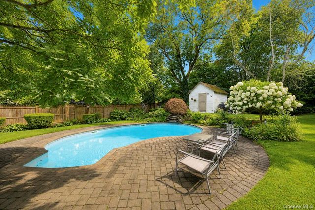 40 Nantucket Drive, Medford, NY 11763