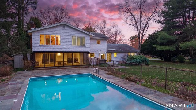 15 Very Merry Road, Stamford, CT 06903