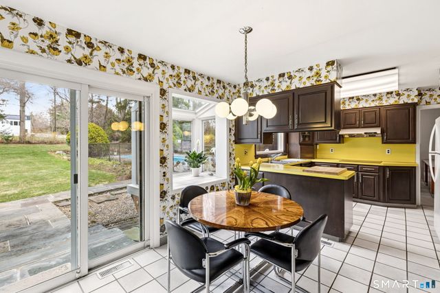 15 Very Merry Road, Stamford, CT 06903