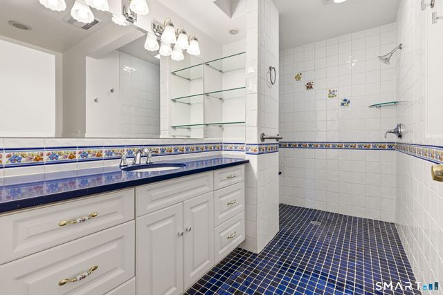 15 Very Merry Road, Stamford, CT 06903