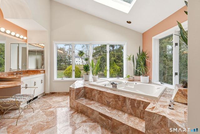 15 Very Merry Road, Stamford, CT 06903