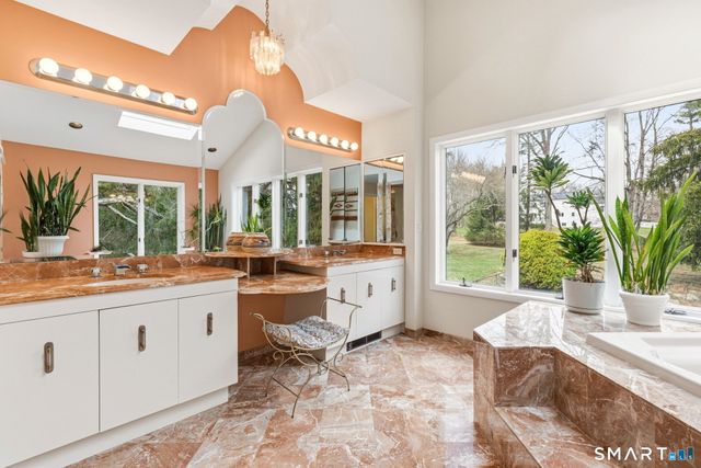 15 Very Merry Road, Stamford, CT 06903