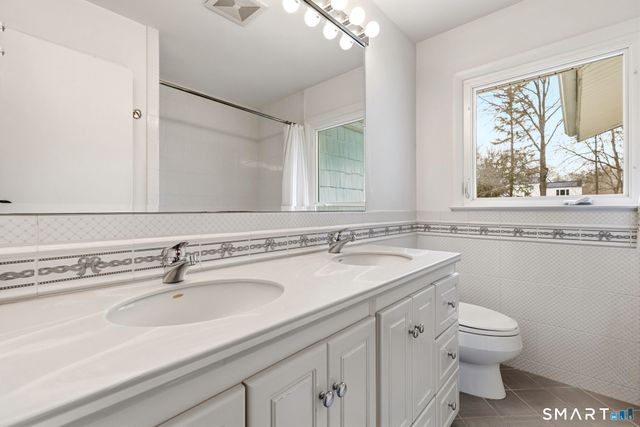 15 Very Merry Road, Stamford, CT 06903