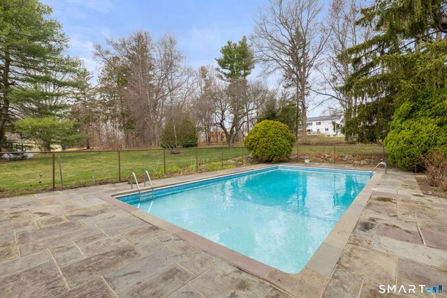 15 Very Merry Road, Stamford, CT 06903