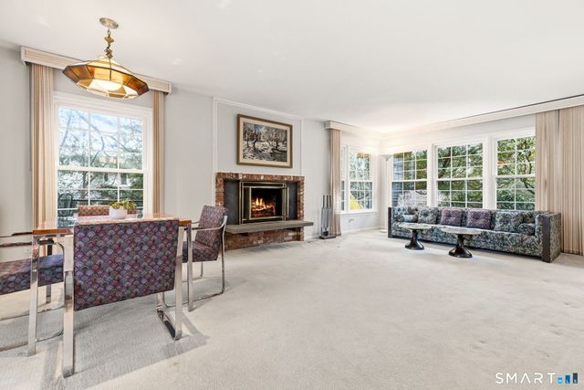 15 Very Merry Road, Stamford, CT 06903