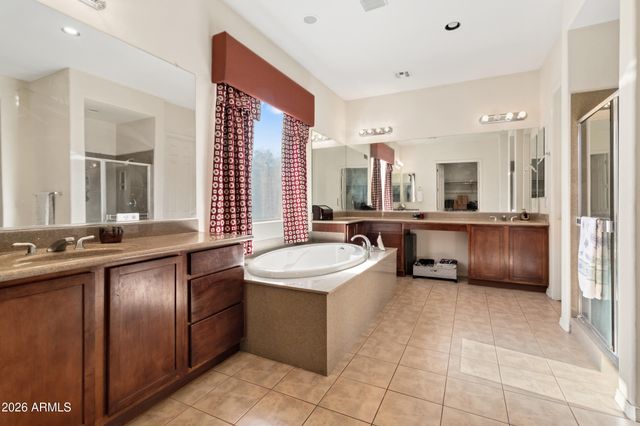 5634 N 82ND Avenue, Glendale, AZ 85303