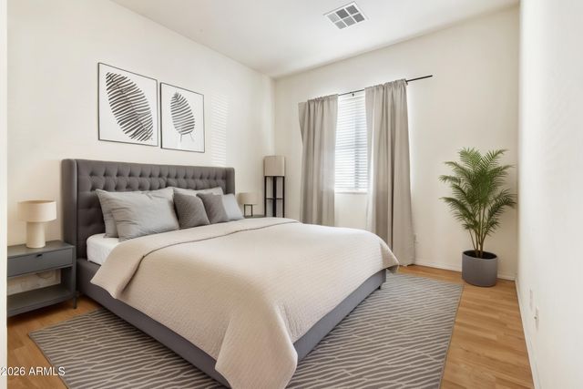 5634 N 82ND Avenue, Glendale, AZ 85303