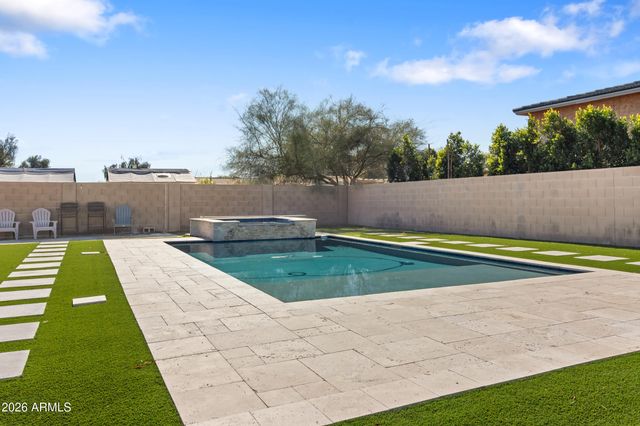 5634 N 82ND Avenue, Glendale, AZ 85303