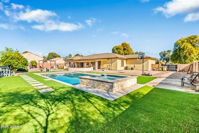 5634 N 82ND Avenue, Glendale, AZ 85303