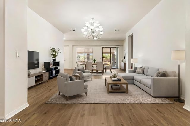 5634 N 82ND Avenue, Glendale, AZ 85303