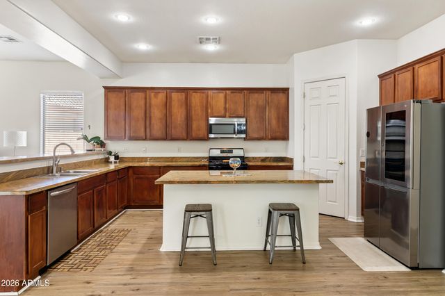 5634 N 82ND Avenue, Glendale, AZ 85303