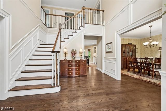8 Forest Dr, Mendham Boro, NJ 07945