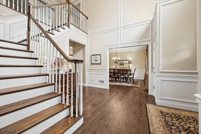 8 Forest Dr, Mendham Boro, NJ 07945