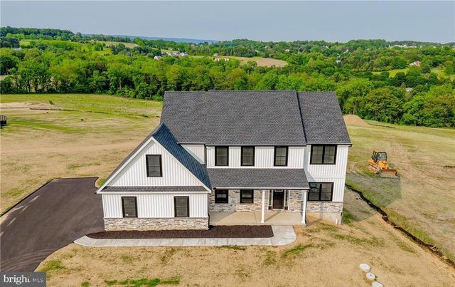 883 EMERALD VALLEY LN, Bangor, PA 18013