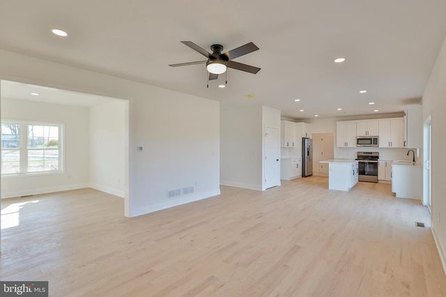 883 EMERALD VALLEY LN, Bangor, PA 18013