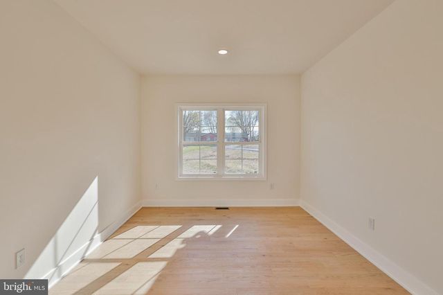 883 EMERALD VALLEY LN, Bangor, PA 18013