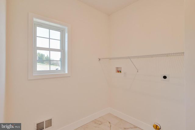 883 EMERALD VALLEY LN, Bangor, PA 18013