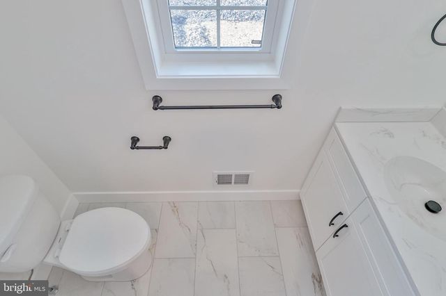 883 EMERALD VALLEY LN, Bangor, PA 18013