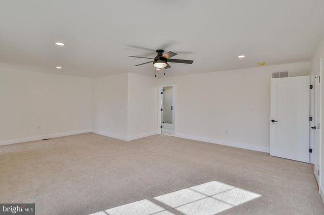 883 EMERALD VALLEY LN, Bangor, PA 18013